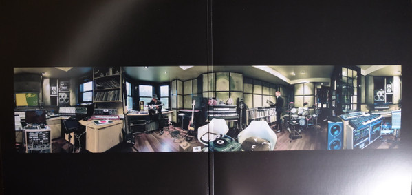 Виниловая пластинка THIEVERY CORPORATION "It Takes A Thief - The Very Best Of Thievery Corporation" (2LP) 