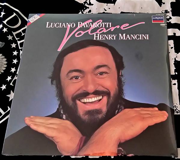 Лучано паваротти о соле мио. Pavarotti Luciano "Volare". Паваротти Yes Giorgio песни на пластинке.