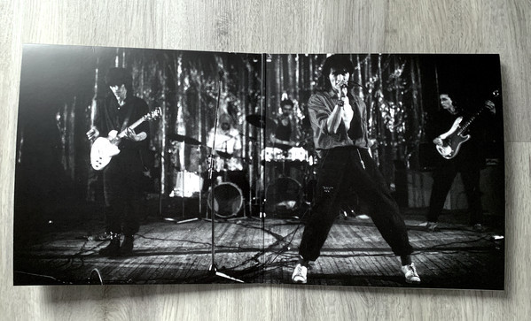 Виниловая пластинка КИНО "Любовь — Это Не Шутка" (LP) 